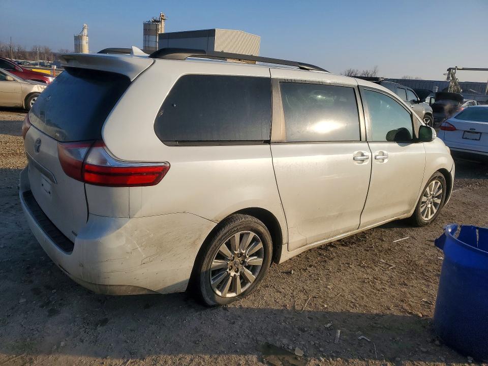 Photo 3 from auction – 2017 TOYOTA SIENNA with VIN 5TDYZ3DCXHS854033