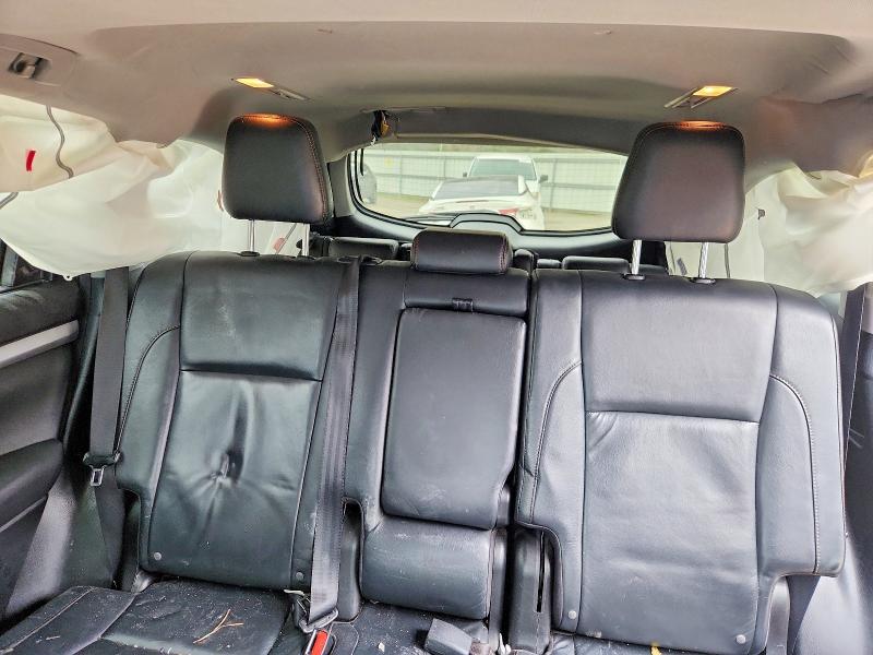 Photo 10 from auction – 2016 TOYOTA HIGHLANDER with VIN 5TDKKRFH1GS156611