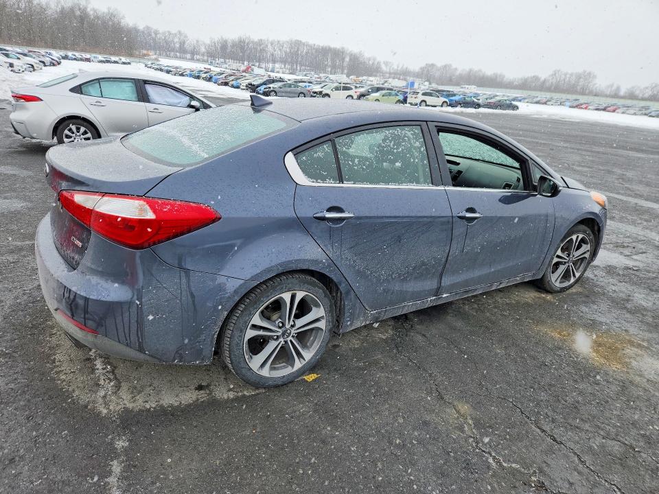 Photo 3 from auction – 2016 KIA FORTE with VIN KNAFZ4A83G5490391