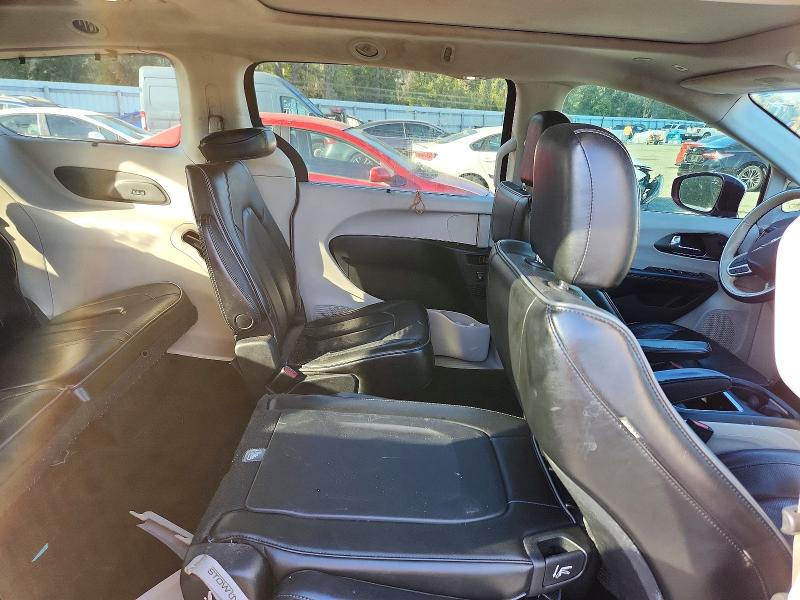 Photo 11 from auction – 2019 CHRYSLER PACIFICA with VIN 2C4RC1GG2KR702885