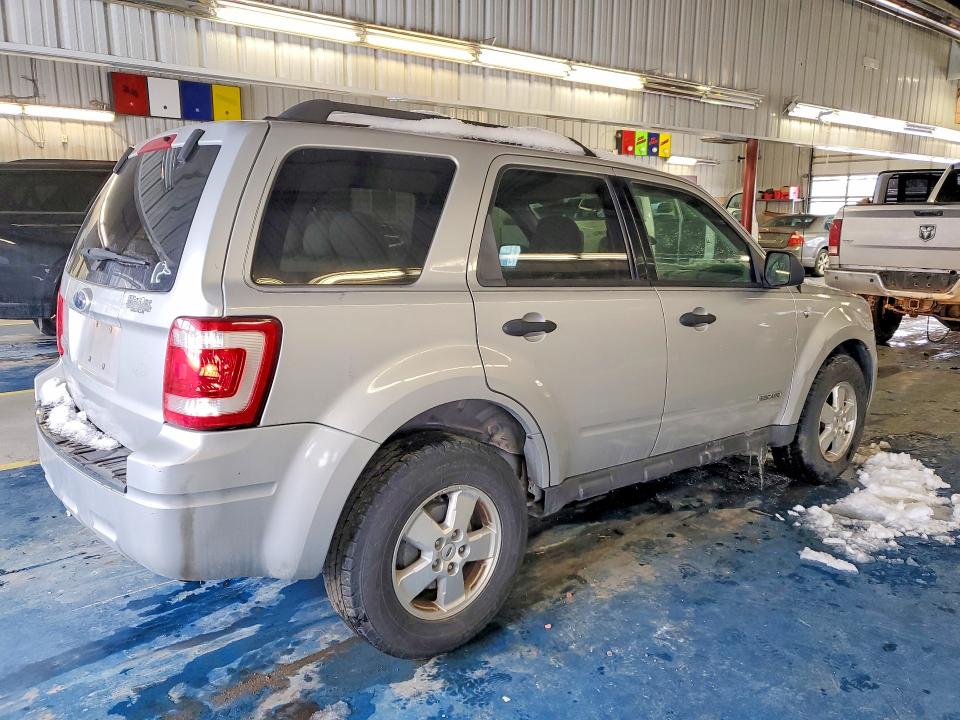 Photo 3 from auction – 2008 FORD ESCAPE XLT with VIN 1FMCU031X8KC98249