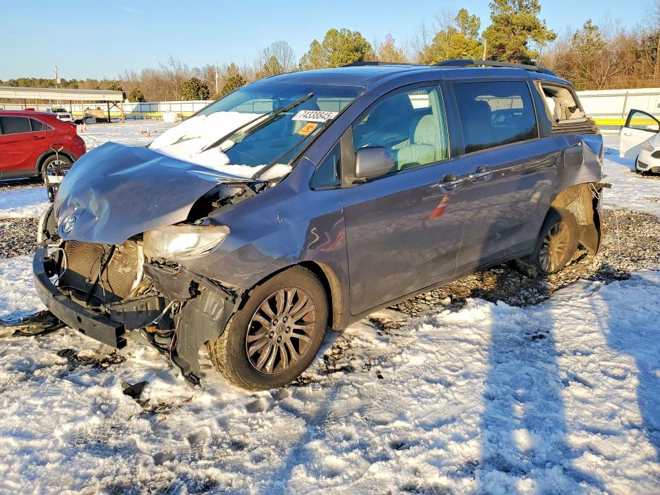 TOYOTA SIENNA XLE 2012 с VIN 5TDYK3DC9CS183659 - Фото с аукциона
