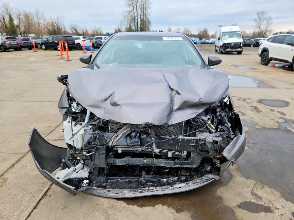Photo 5 from auction – 2017 TOYOTA CAMRY LE with VIN 4T1BF1FK6HU340873