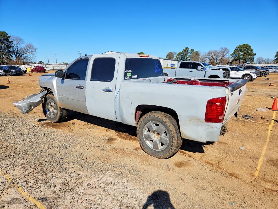 Photo 2 from auction – 2011 CHEVROLET SILVERADO with VIN 1GCPKSE3XBF165352