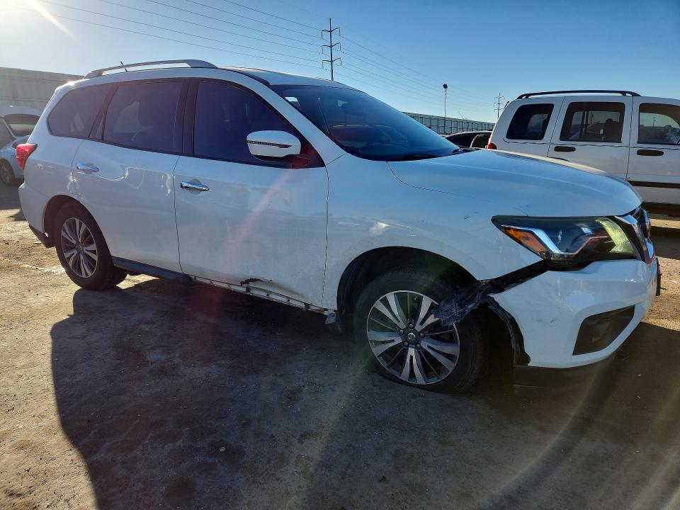 Photo 4 from auction – 2017 NISSAN PATHFINDER with VIN 5N1DR2MN0HC682019