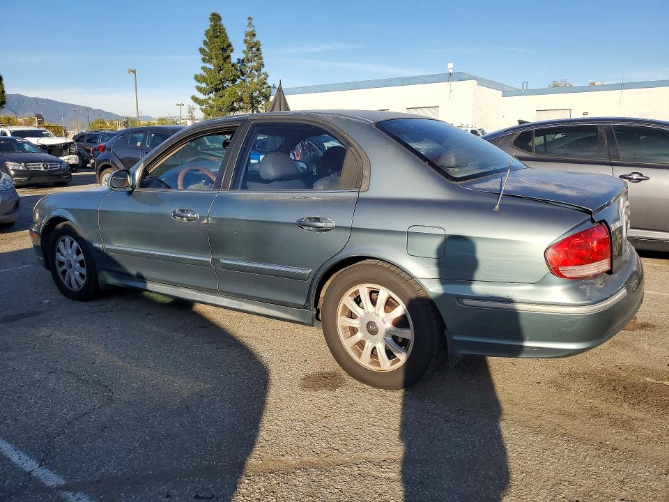 Photo 2 from auction – 2004 HYUNDAI SONATA with VIN KMHWF35H04A060235