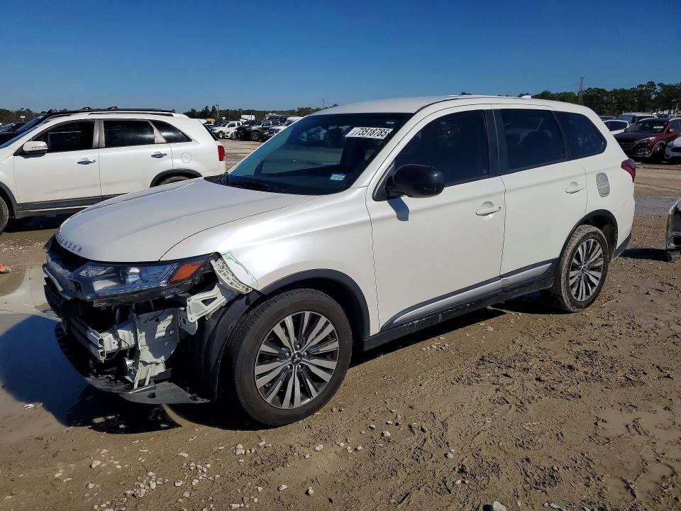 MITSUBISHI OUTLANDER 2019 with VIN JA4AD2A36KZ010389 - Photo from auction