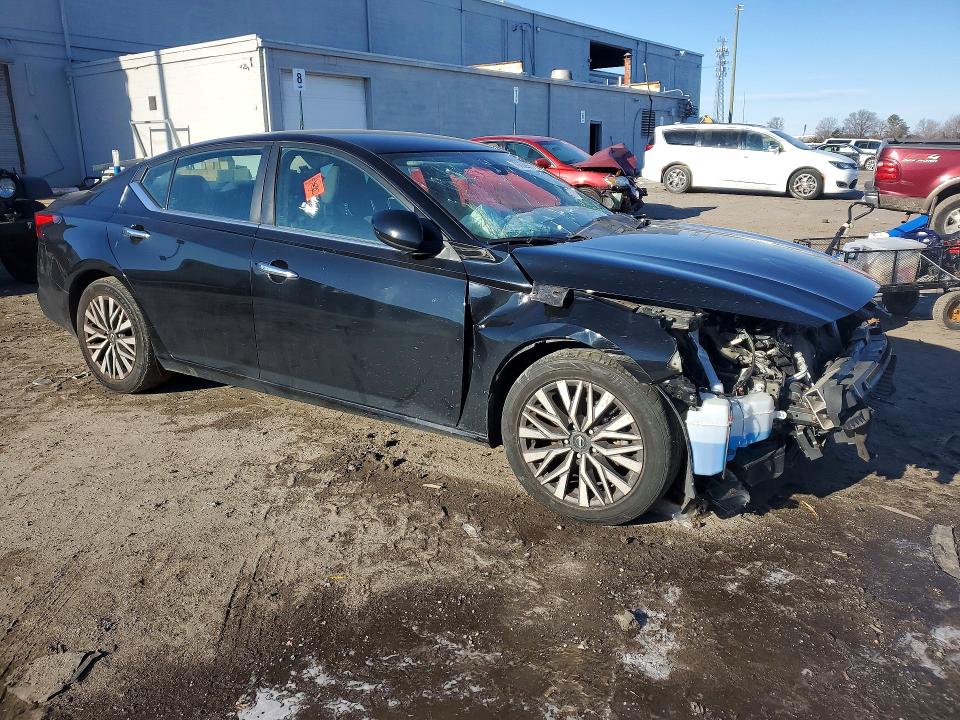 Photo 4 from auction – 2023 NISSAN ALTIMA with VIN 1N4BL4DV9PN320062