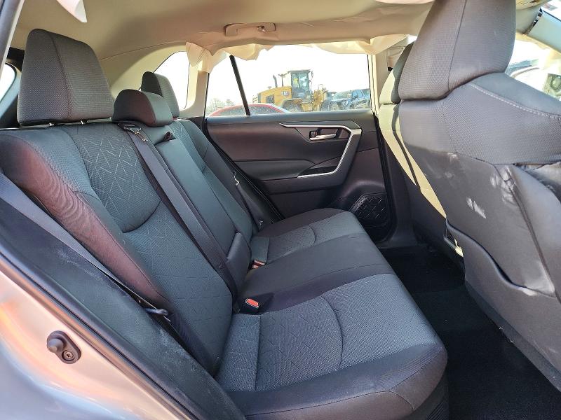 Photo 11 from auction – 2024 TOYOTA RAV4 XLE with VIN 4T3RWRFV3RU124012