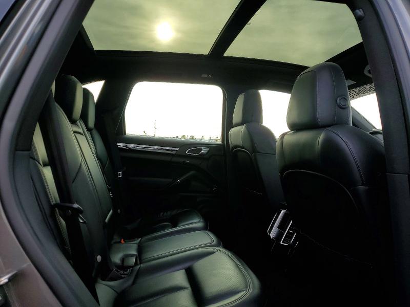 Photo 11 from auction – 2016 PORSCHE CAYENNE with VIN WP1AA2A27GLA10299