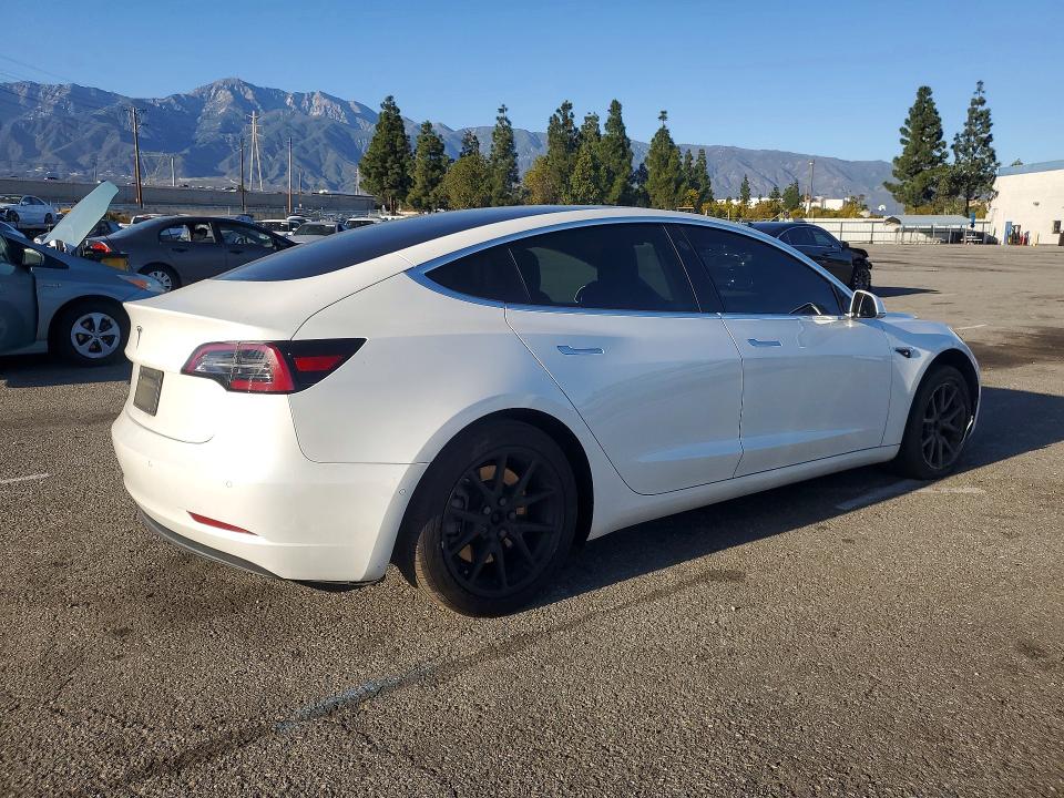Photo 3 from auction – 2020 TESLA MODEL 3 with VIN 5YJ3E1EA8LF660671