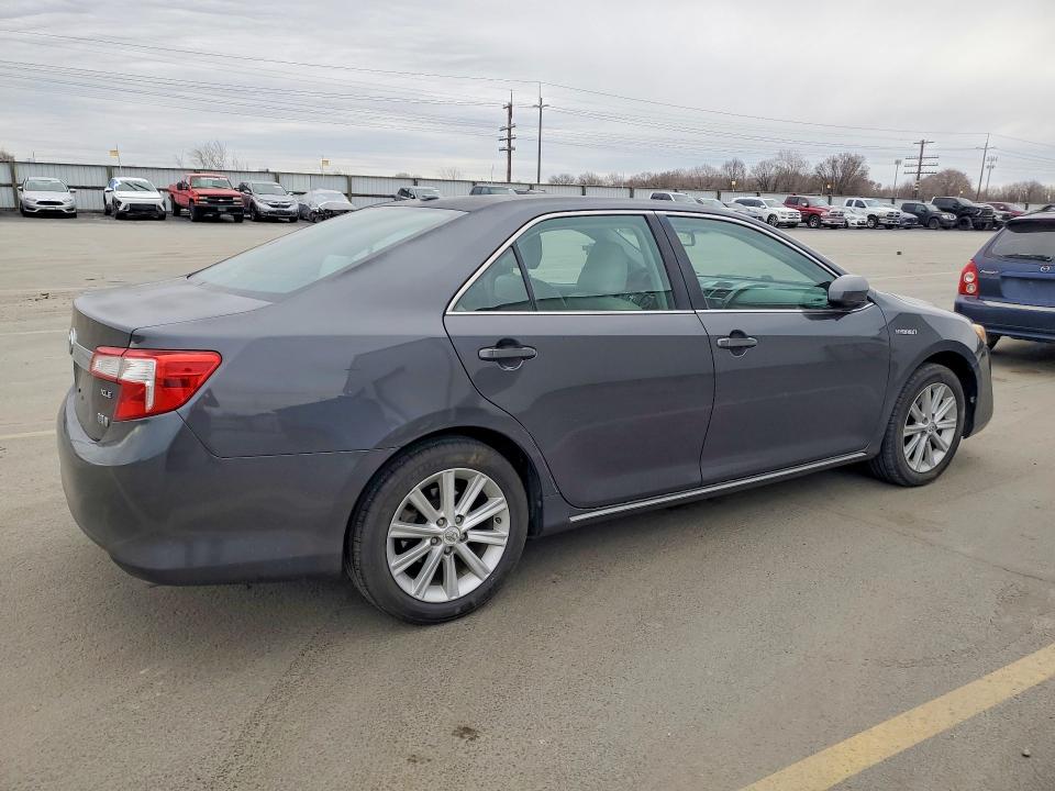 Photo 3 from auction – 2012 TOYOTA CAMRY with VIN 4T1BD1FK2CU037927