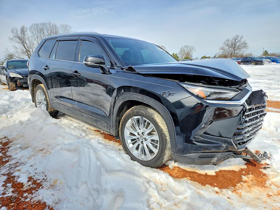 Photo 4 from auction – 2024 TOYOTA GRAND HIGHLANDER with VIN 5TDAAAB54RS010900