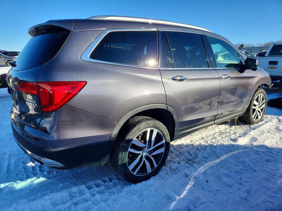 Photo 3 from auction – 2016 HONDA PILOT TOUR with VIN 5FNYF6H95GB068510