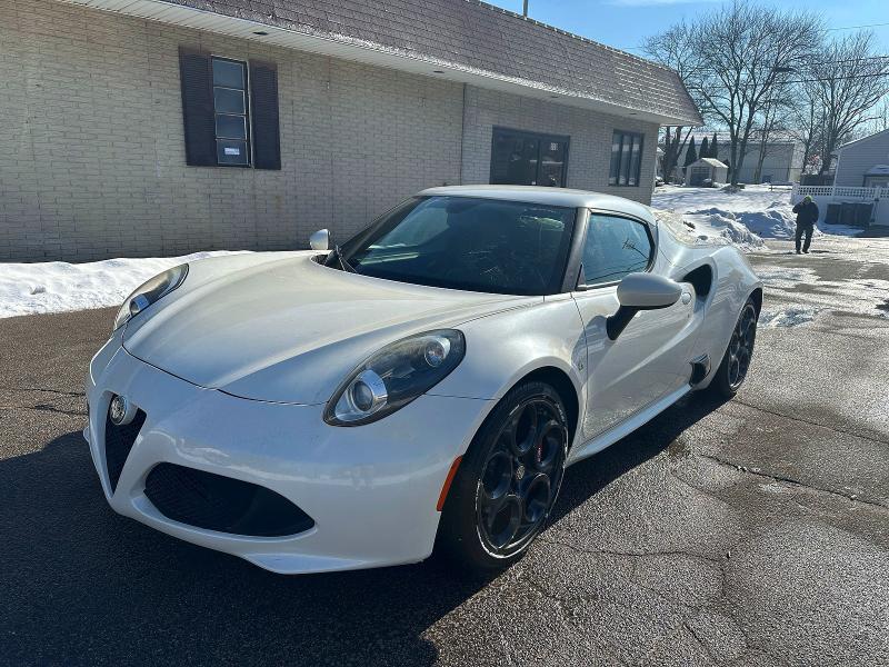 Photo 2 from auction – 2016 ALFA ROMEO 4C with VIN ZARBAAA41GM177436