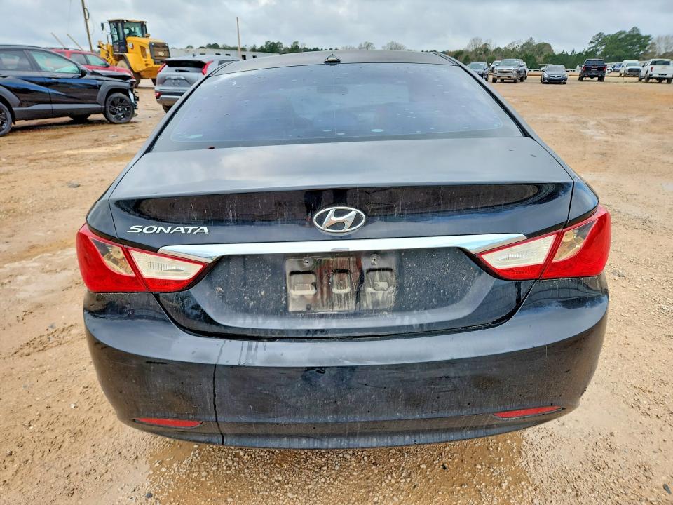 Photo 6 from auction – 2011 HYUNDAI SONATA with VIN 5NPEB4AC2BH178787