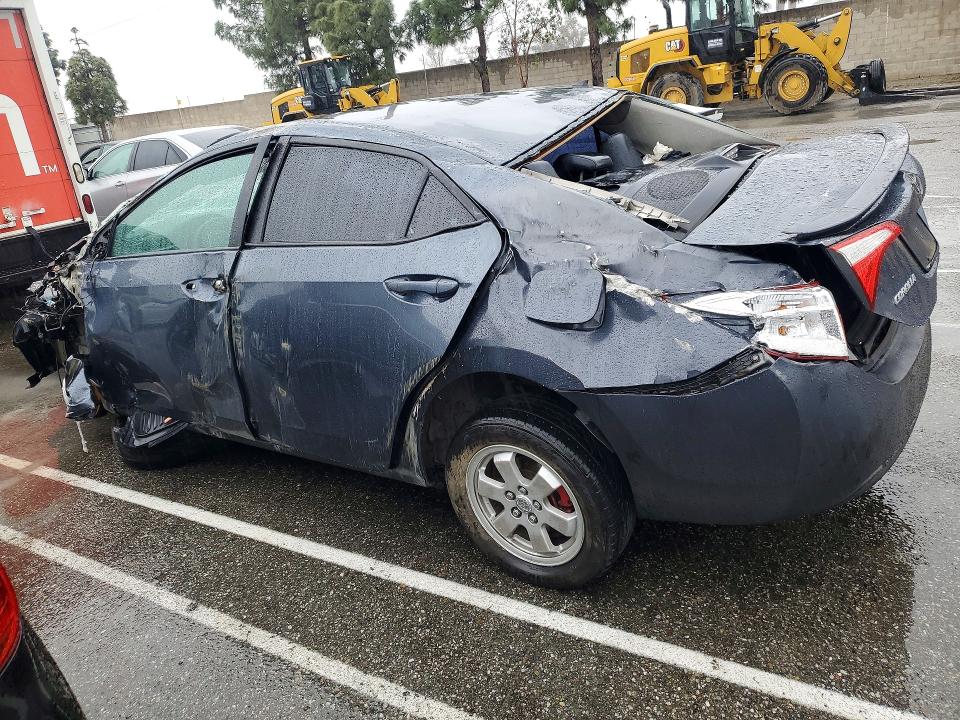 Photo 2 from auction – 2015 TOYOTA COROLLA L with VIN 5YFBURHE5FP264749
