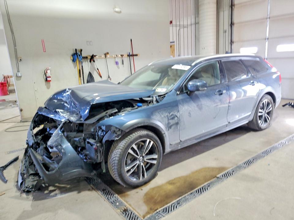 2019 VOLVO V90 CROSS COUNTRY