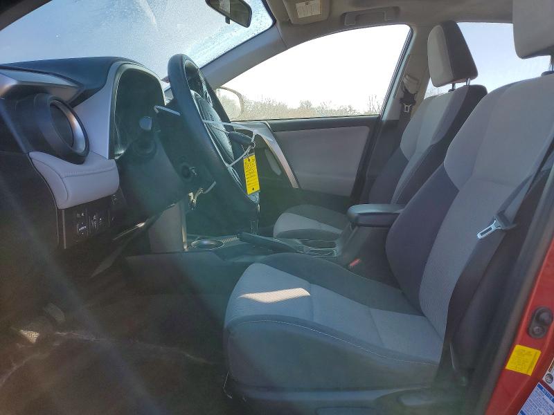 Photo 7 from auction – 2015 TOYOTA RAV4 with VIN JTMRFREV9FJ047402