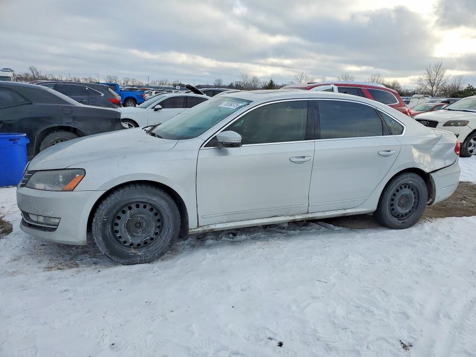 VOLKSWAGEN PASSAT 2015 with VIN 1VWBV7A32FC056831 - Photo from auction