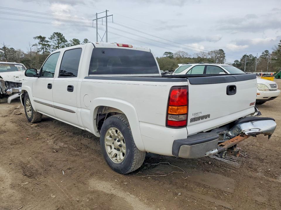 Photo 2 from auction – 2005 GMC NEW SIERRA with VIN 2GTEC13TX51107951