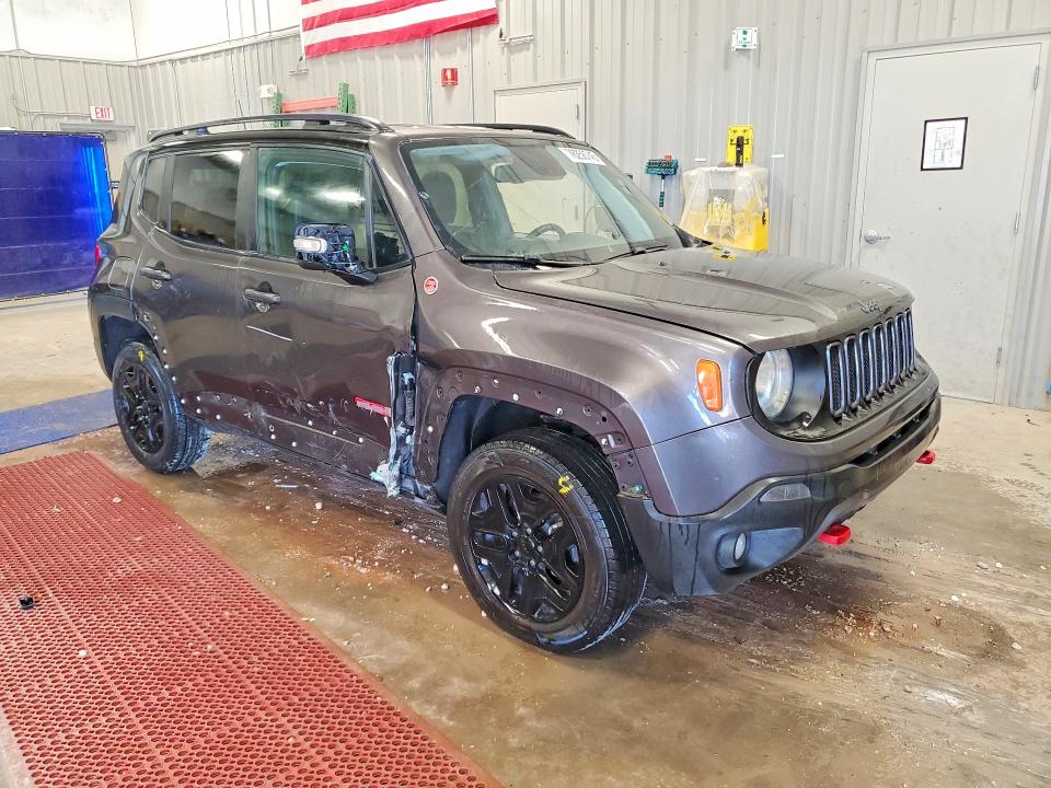 Photo 4 from auction – 2018 JEEP RENEGADE with VIN ZACCJBCB3JPH69087