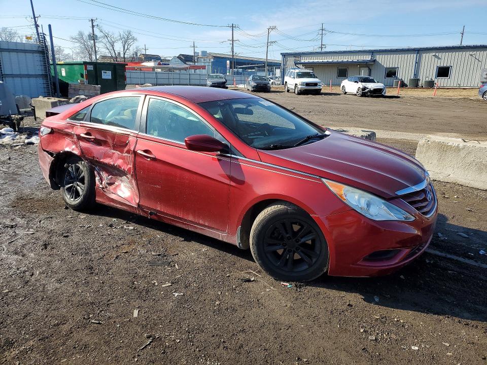 Photo 4 from auction – 2011 HYUNDAI SONATA with VIN 5NPEB4AC6BH259081