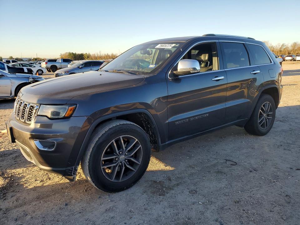 JEEP GRAND CHER 2017 with VIN 1C4RJEBG3HC765869 - Photo from auction