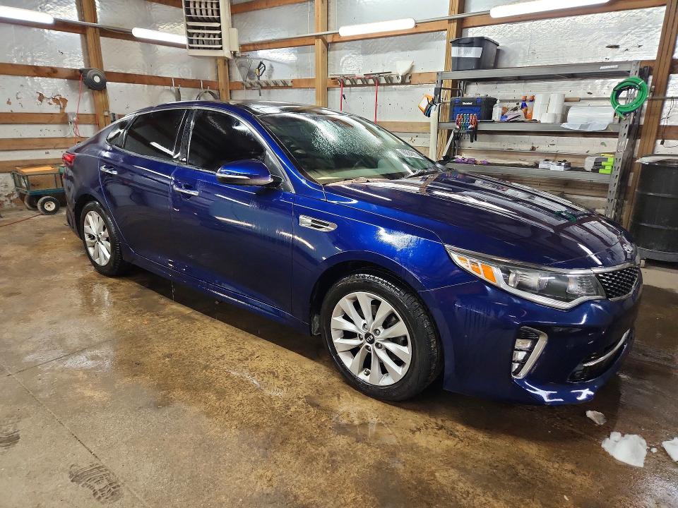 Photo 4 from auction – 2018 KIA OPTIMA with VIN 5XXGT4L38JG248807
