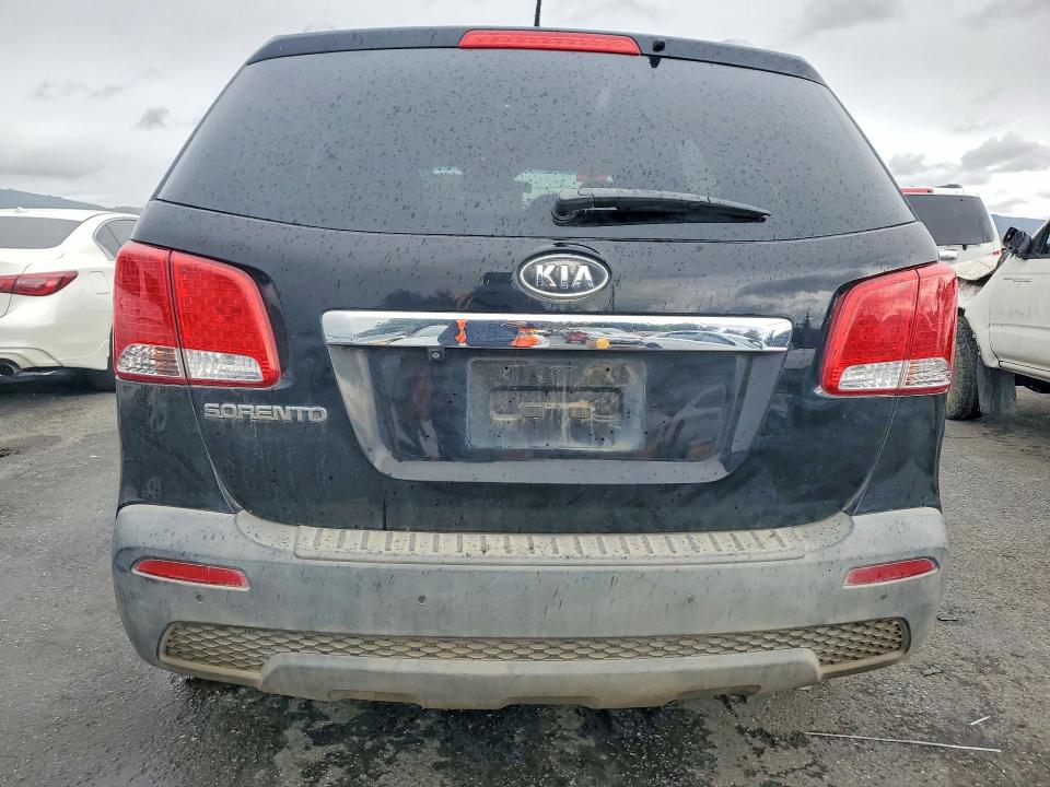 Photo 6 from auction – 2012 KIA SORENTO with VIN 5XYKT3A67CG206984