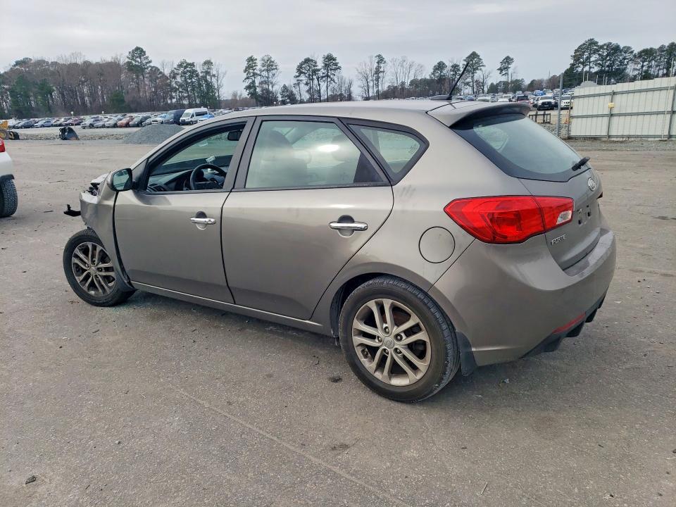 Photo 2 from auction – 2011 KIA FORTE with VIN KNAFU5A23B5410824