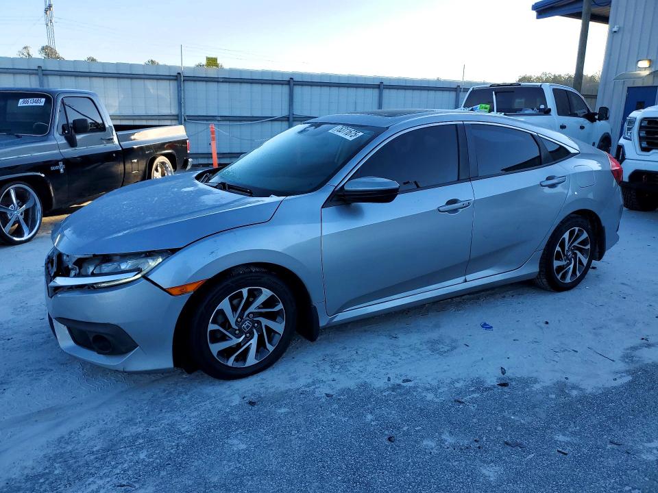 HONDA CIVIC EX 2017 с VIN 19XFC2F84HE032429 - Фото с аукциона