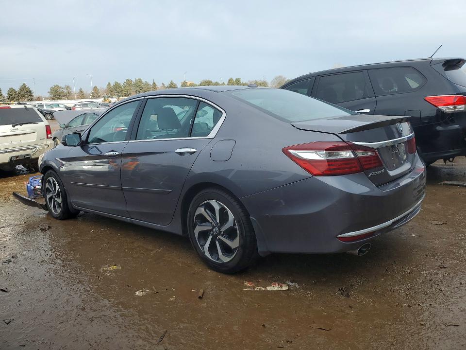 Photo 2 from auction – 2016 HONDA ACCORD with VIN 1HGCR3F07GA018254