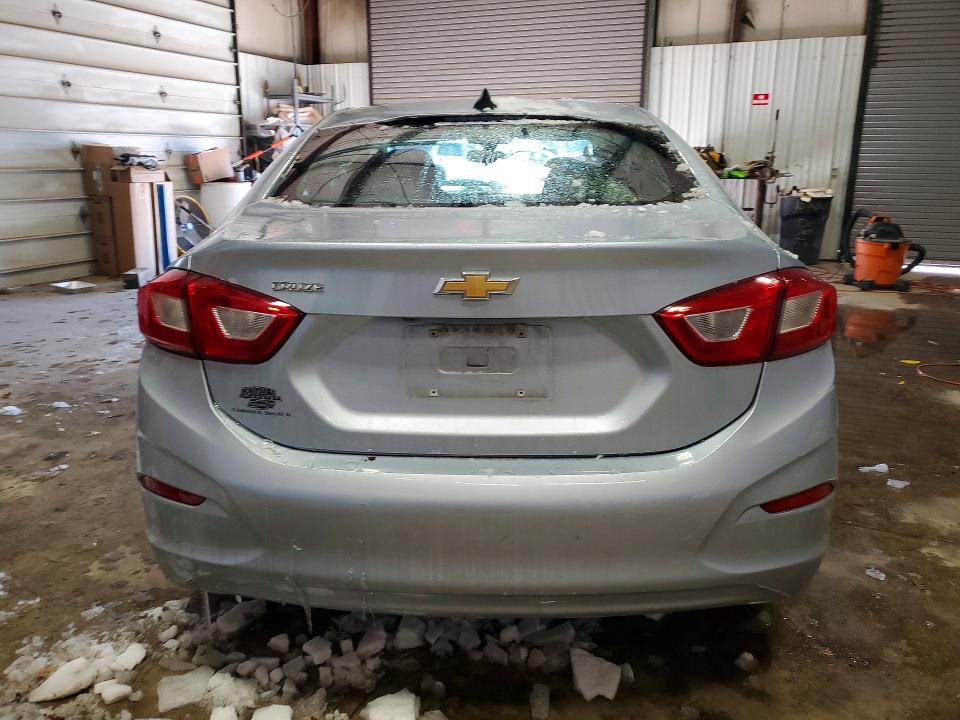 Photo 6 from auction – 2018 CHEVROLET CRUZE with VIN 1G1BC5SM8J7105822