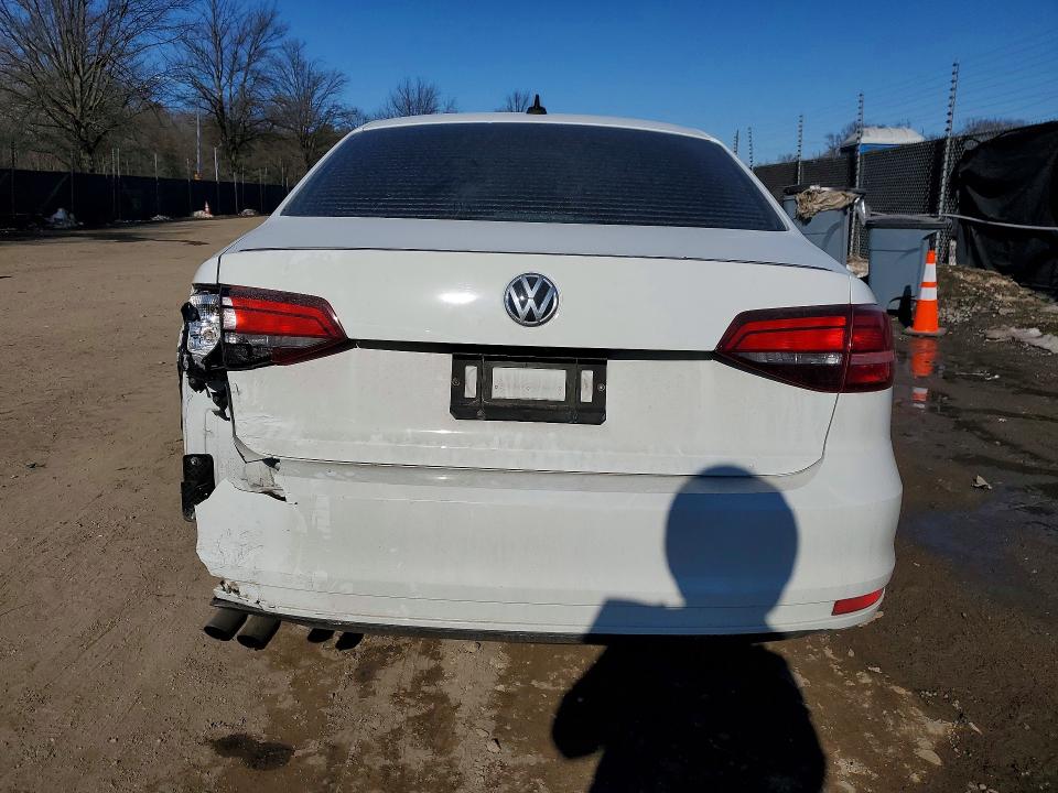 Photo 6 from auction – 2017 VOLKSWAGEN JETTA with VIN 3VWDB7AJ5HM330508