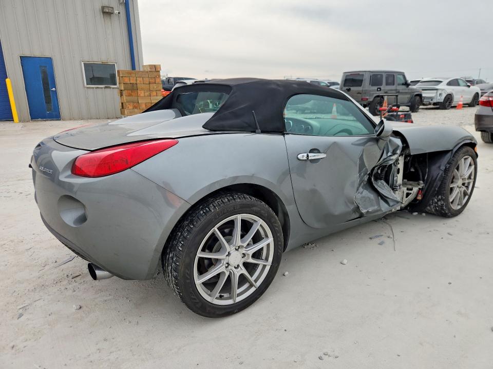 Photo 3 from auction – 2006 PONTIAC SOLSTICE with VIN 1G2MB33B96Y105743