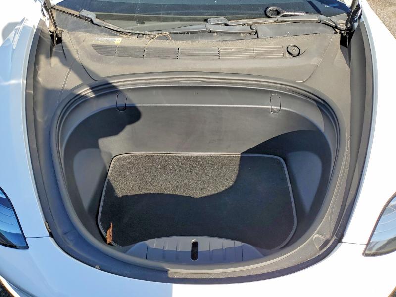 Photo 11 from auction – 2018 TESLA MODEL 3 with VIN 5YJ3E1EA2JF049399