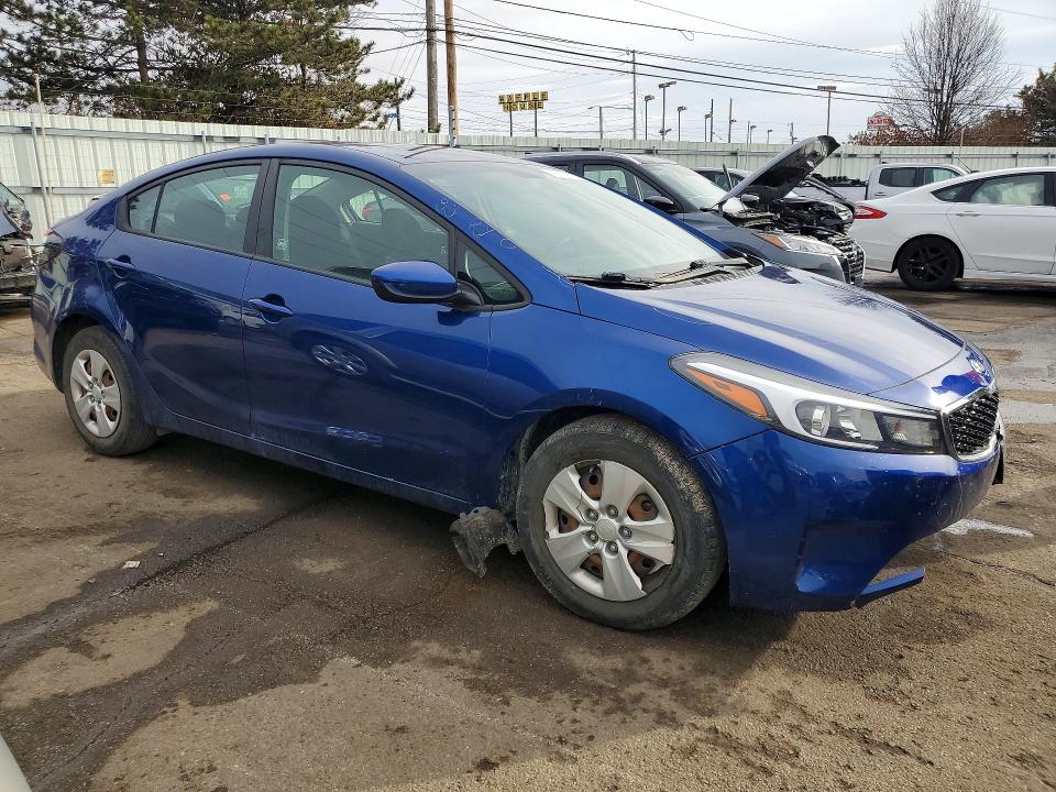 Photo 4 from auction – 2018 KIA FORTE LX with VIN 3KPFK4A78JE278094