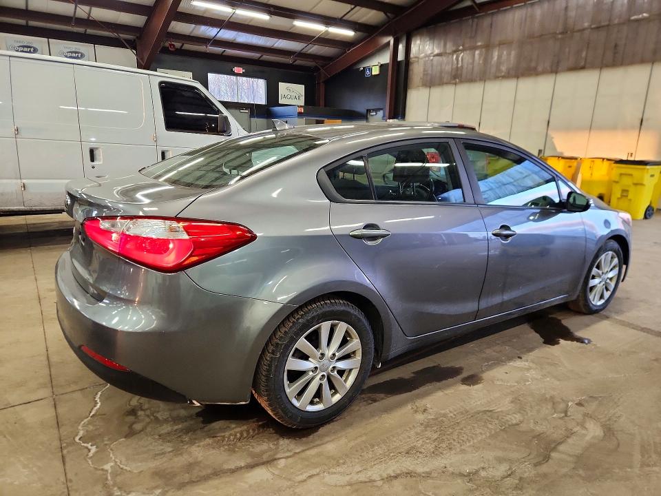 Photo 3 from auction – 2016 KIA FORTE LX with VIN KNAFX4A63G5584453
