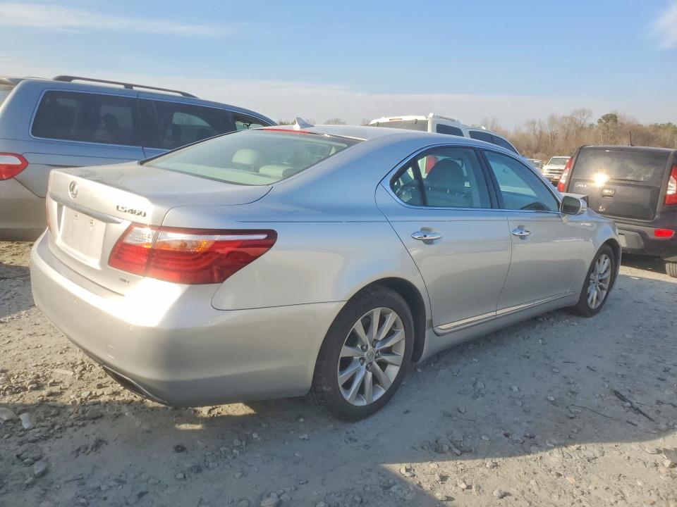 Photo 3 from auction – 2011 LEXUS LS 460 with VIN JTHCL5EF0B5011793