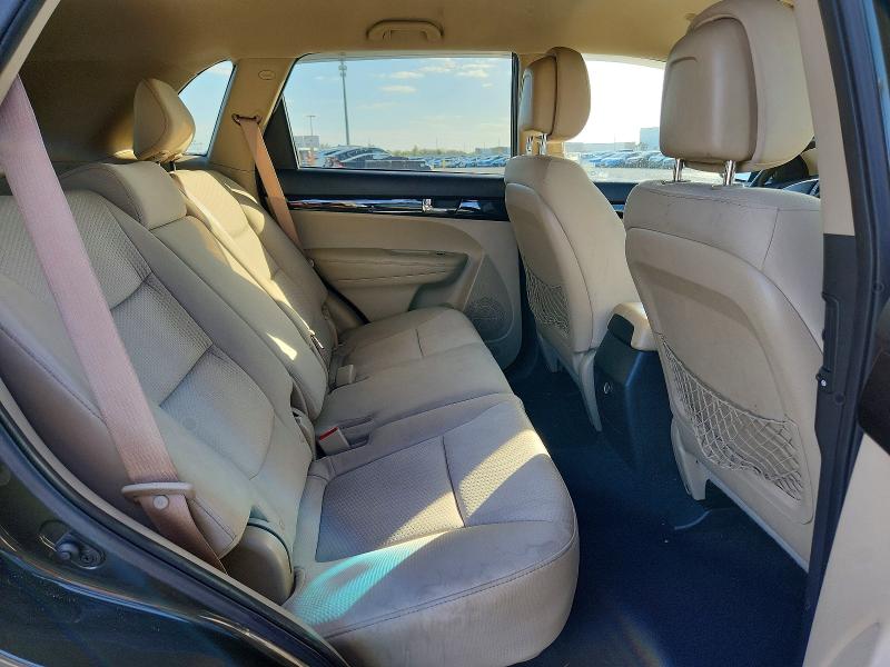 Photo 11 from auction – 2012 KIA SORENTO with VIN 5XYKT3A65CG306453