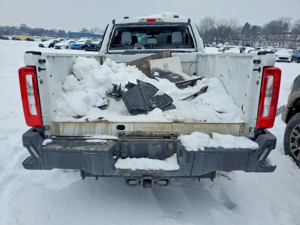Zdjęcie 6 z aukcji – 2023 FORD F350 z VIN 1FT8W3BA2PED56973