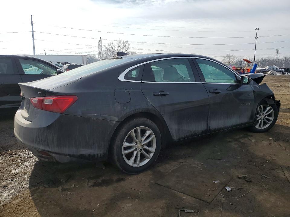 Photo 3 from auction – 2018 CHEVROLET MALIBU LT with VIN 1G1ZD5ST8JF121737