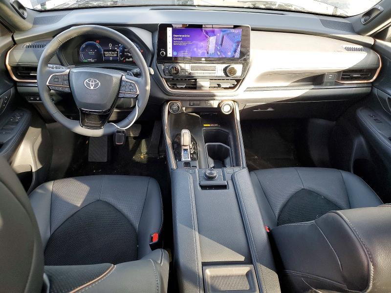 Photo 8 from auction – 2025 TOYOTA GRAND HIGH with VIN 5TDADAB56SS013830
