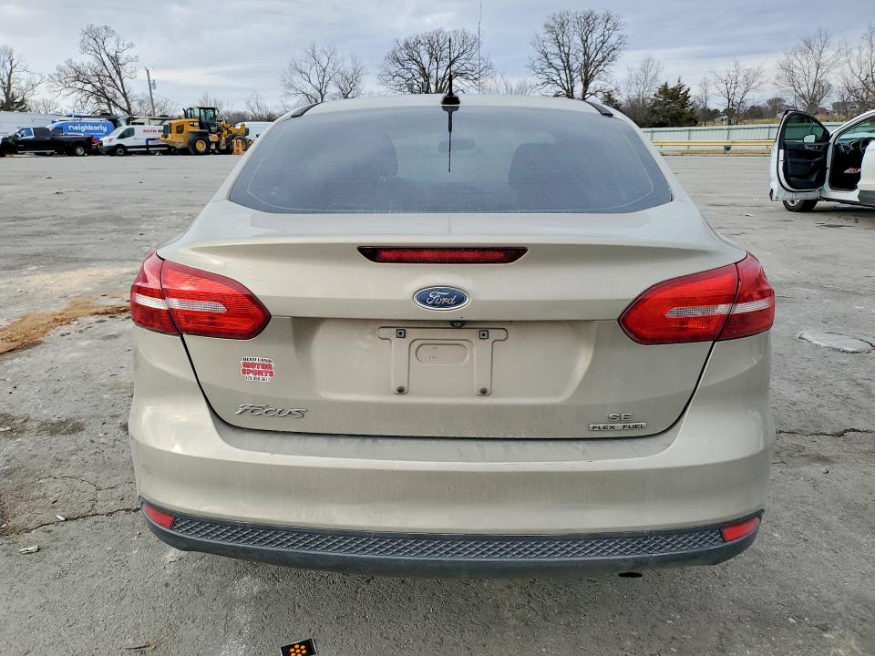 Photo 6 from auction – 2015 FORD FOCUS with VIN 1FADP3F28FL368494