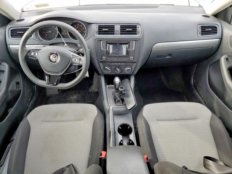 Photo 8 from auction – 2017 VOLKSWAGEN JETTA with VIN 3VW2B7AJ6HM221319