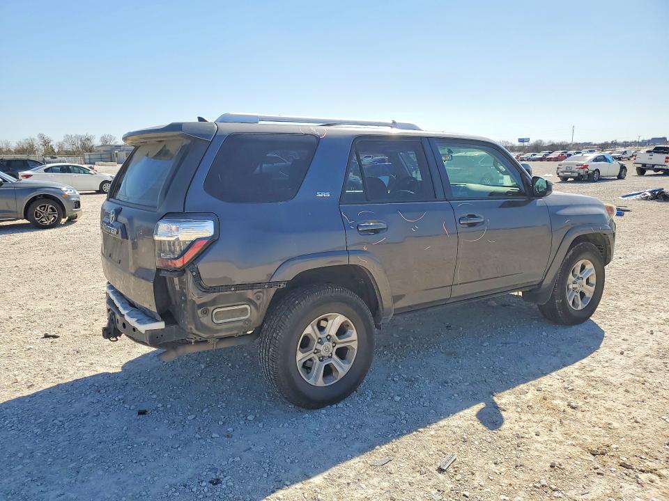 Photo 3 from auction – 2014 TOYOTA 4RUNNER SR with VIN JTEZU5JR1E5073194