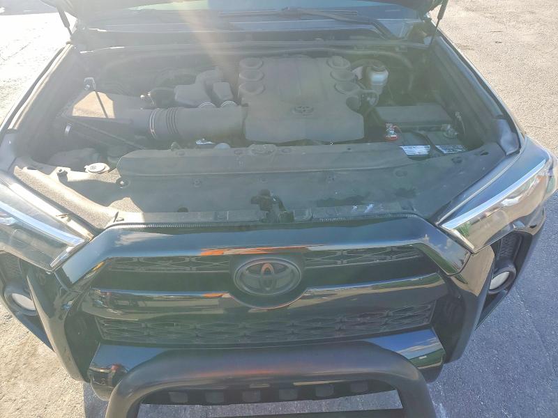 Photo 12 from auction – 2018 TOYOTA 4RUNNER with VIN JTEZU5JR8J5177949