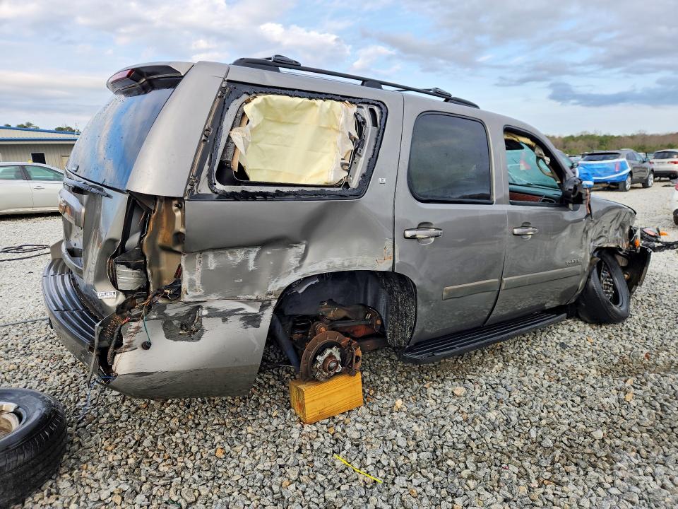 Photo 3 from auction – 2008 CHEVROLET TAHOE with VIN 1GNFK13098J137392