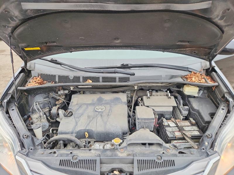 Zdjęcie 12 z aukcji – 2016 TOYOTA SIENNA XLE z VIN 5TDYK3DC6GS757480